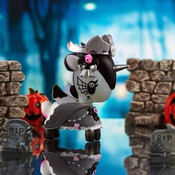 tokidoki Black & White Demoness Unicorno from Unicorno After Dark Series 5 - Picture 1 of 2